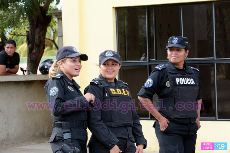 Sirviendo con amor a la ciudadan&iacute;a y sus familias